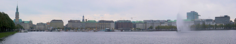 A view of Lake Alster (this segment ist called Binnenalster).